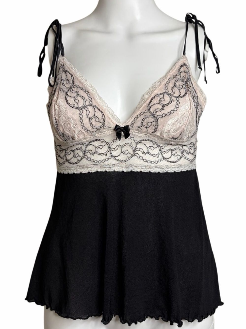 Wendy Glez Lace-Trim Tie-Shoulder Babydoll Chemise - Black and Blush